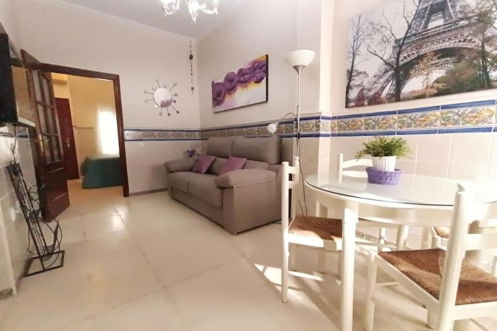 Tipico Y Pintoresco Patio De Vecinos, Con Encanto Sewilla Zewnętrze zdjęcie
