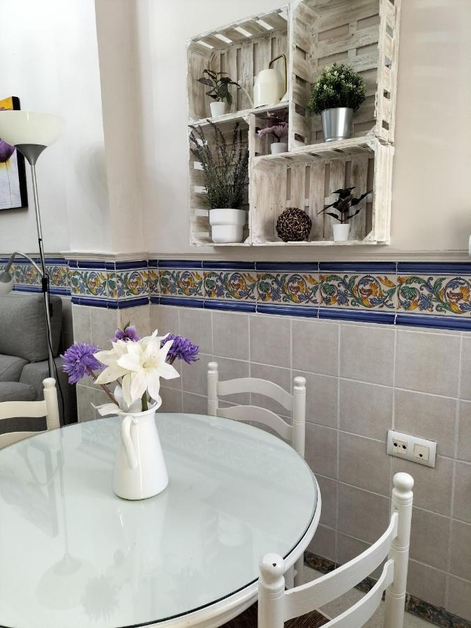Tipico Y Pintoresco Patio De Vecinos, Con Encanto Sewilla Zewnętrze zdjęcie