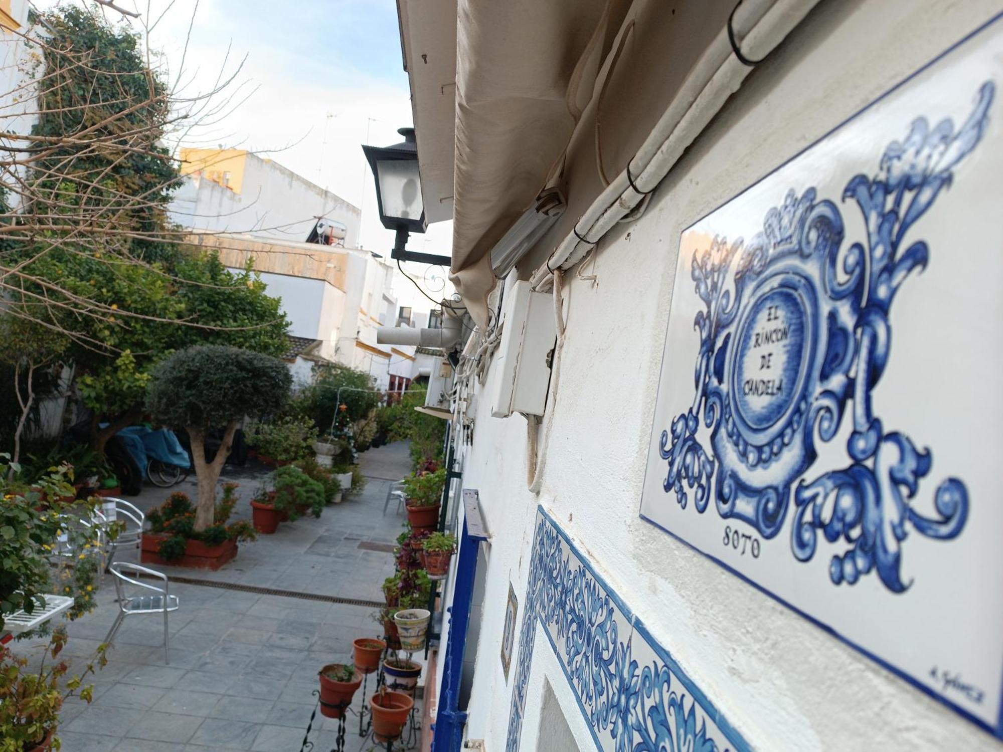 Tipico Y Pintoresco Patio De Vecinos, Con Encanto Sewilla Zewnętrze zdjęcie