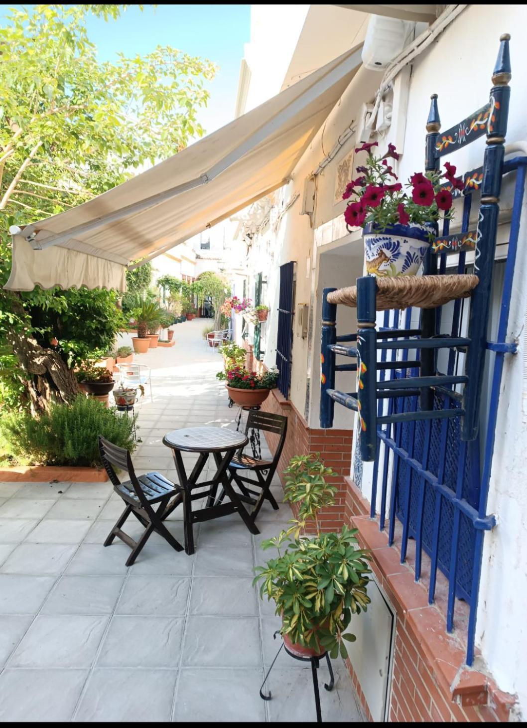Tipico Y Pintoresco Patio De Vecinos, Con Encanto Sewilla Zewnętrze zdjęcie